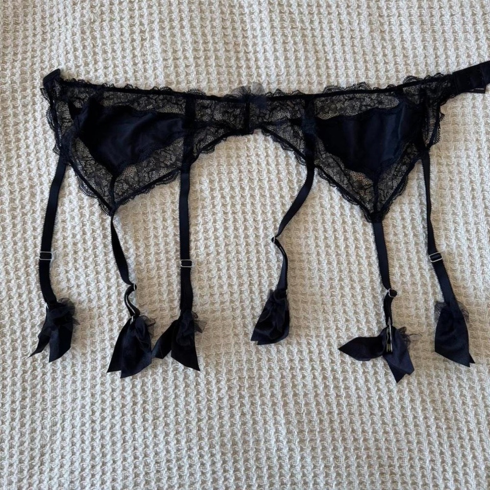 Victoria's Secret Black Lace Garter